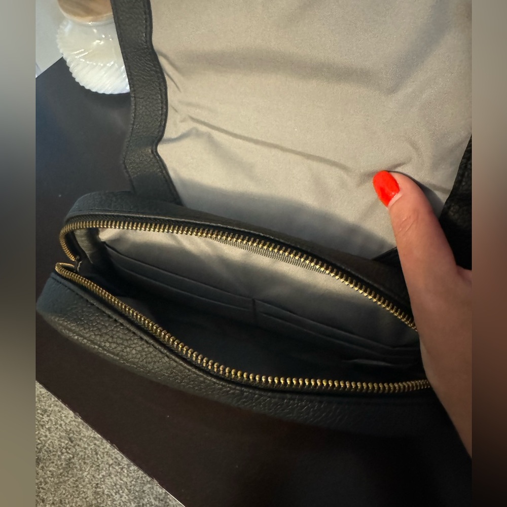 Freshly Picked Black Leather Bag - Picture 2 of 4